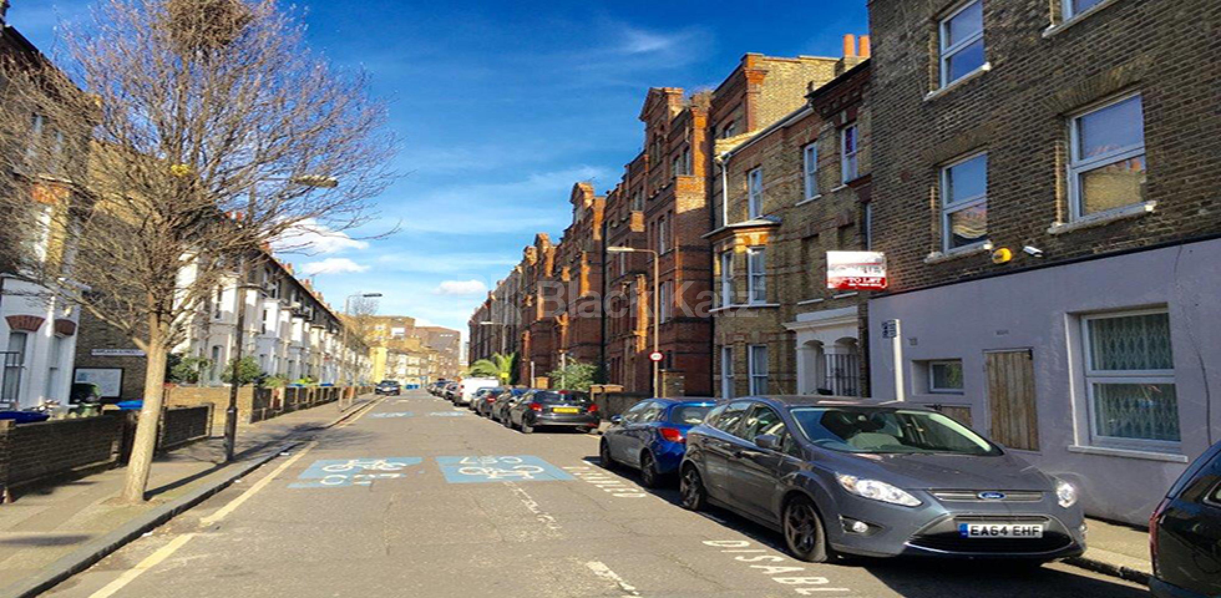 			LET , 2 Bedroom, 1 bath, 1 reception Apartment			 Elliotts Row, Elephant & Castle/Lambeth North SE11